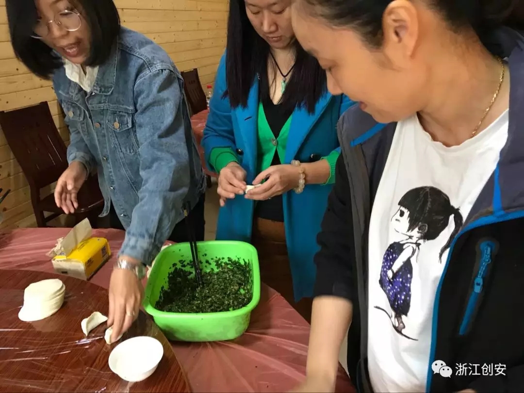 团建.webp (1).jpg